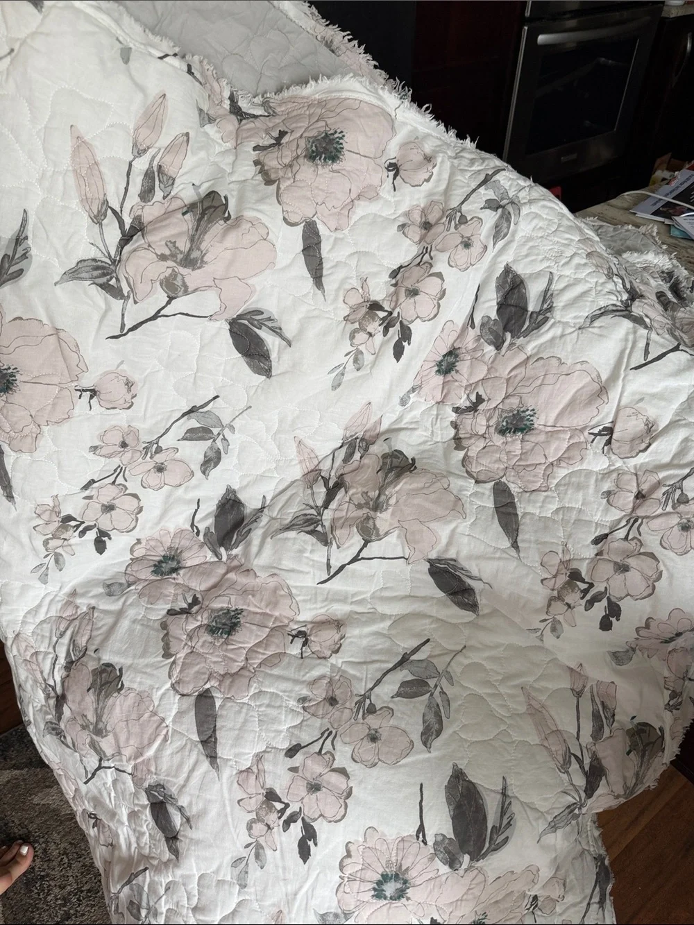 Lauren Conrad Twin XL Quilt. Cotton 100%.